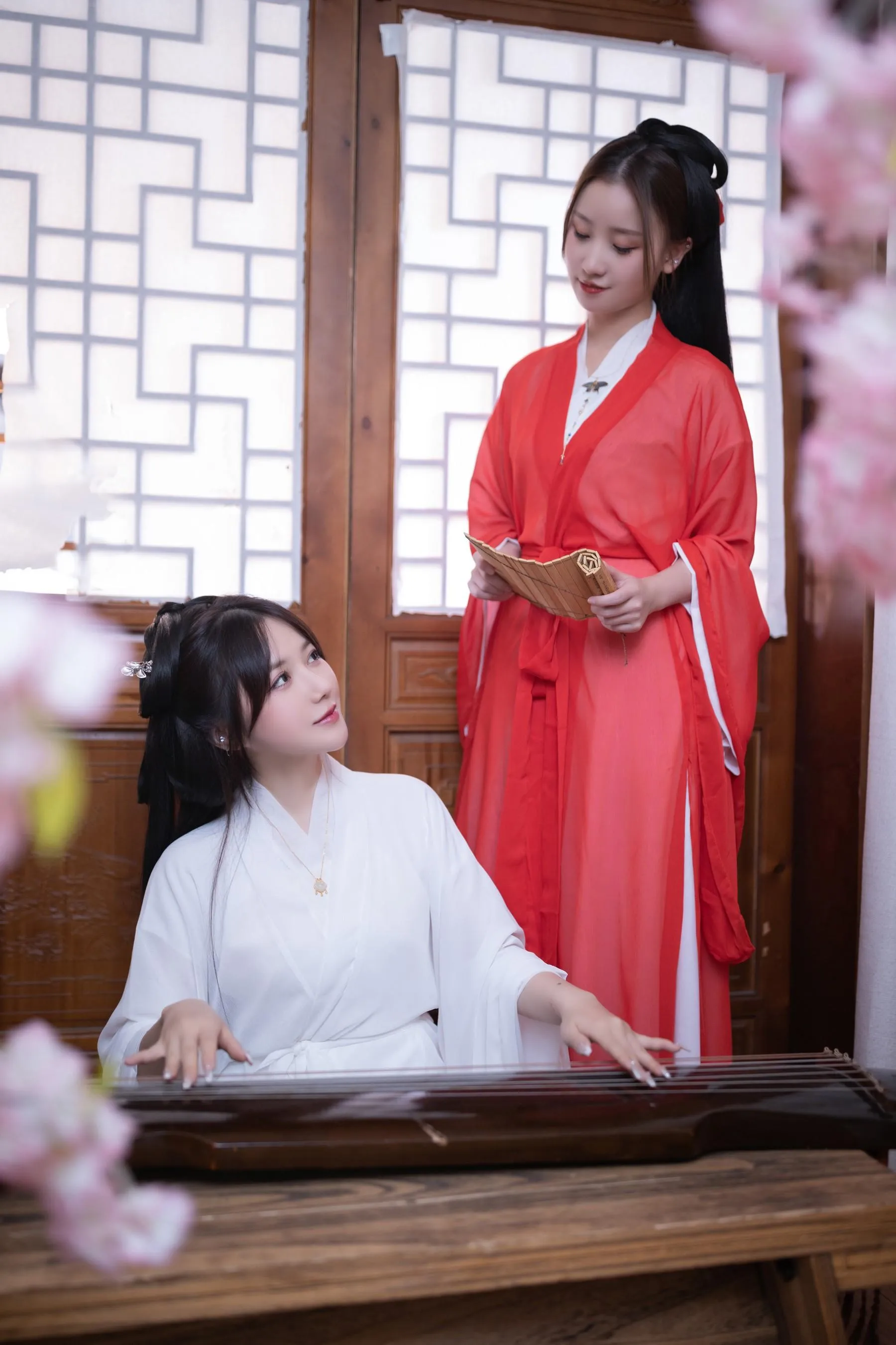 NO.0028 秀人名模鱼子酱Fish内部私购未上架《双女古装剧情》写真 [67P]插图2